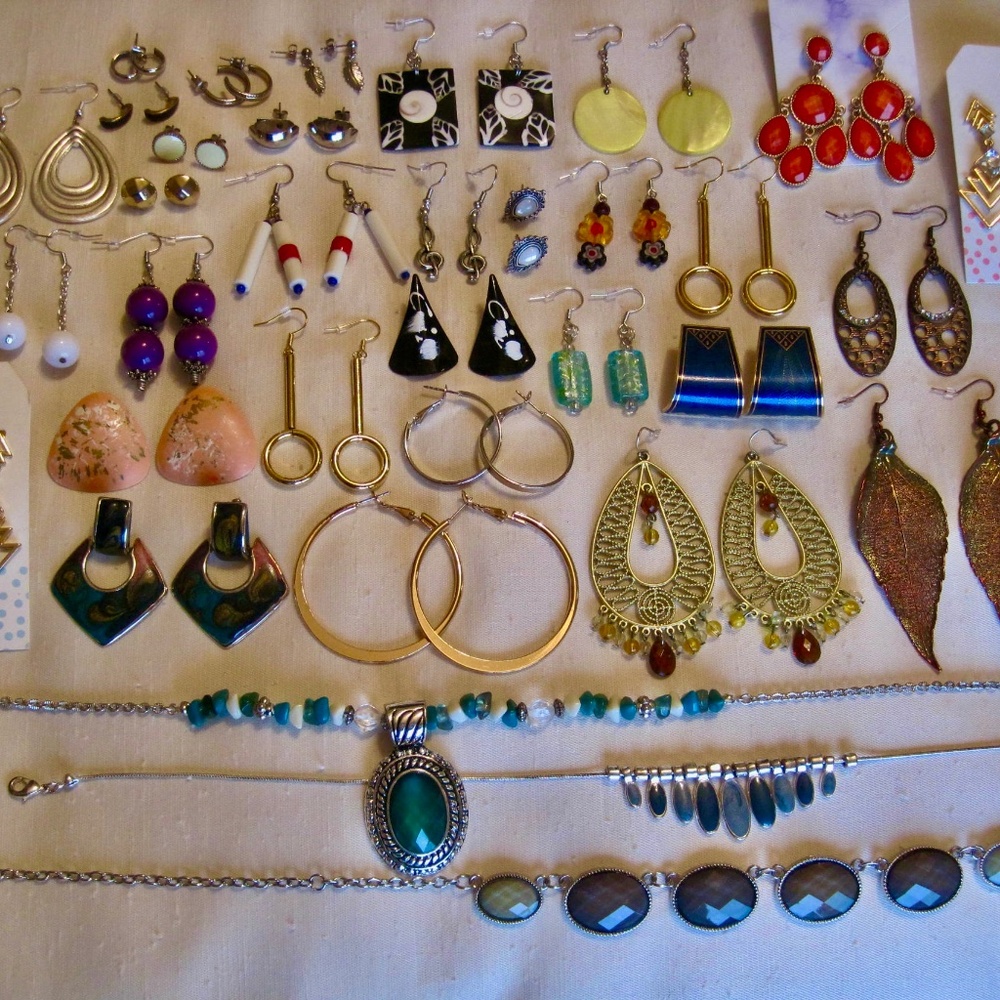 CLEAN OUT-Mix Lot of Boho Earrings and Necklaces.
